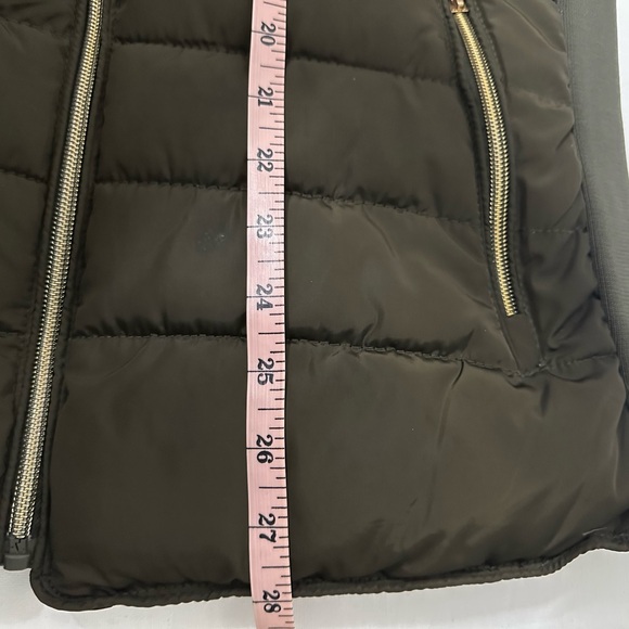 Special one -ladies long puff green vest - Picture 8 of 8